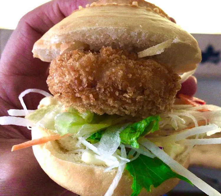 「Almond Brioche Burger」
ナッティで柔らかなブリオッシュで
クリームコロッケを挟んで
バーガー仕立ての昼ごはん🍔|ばくあんしゃさん