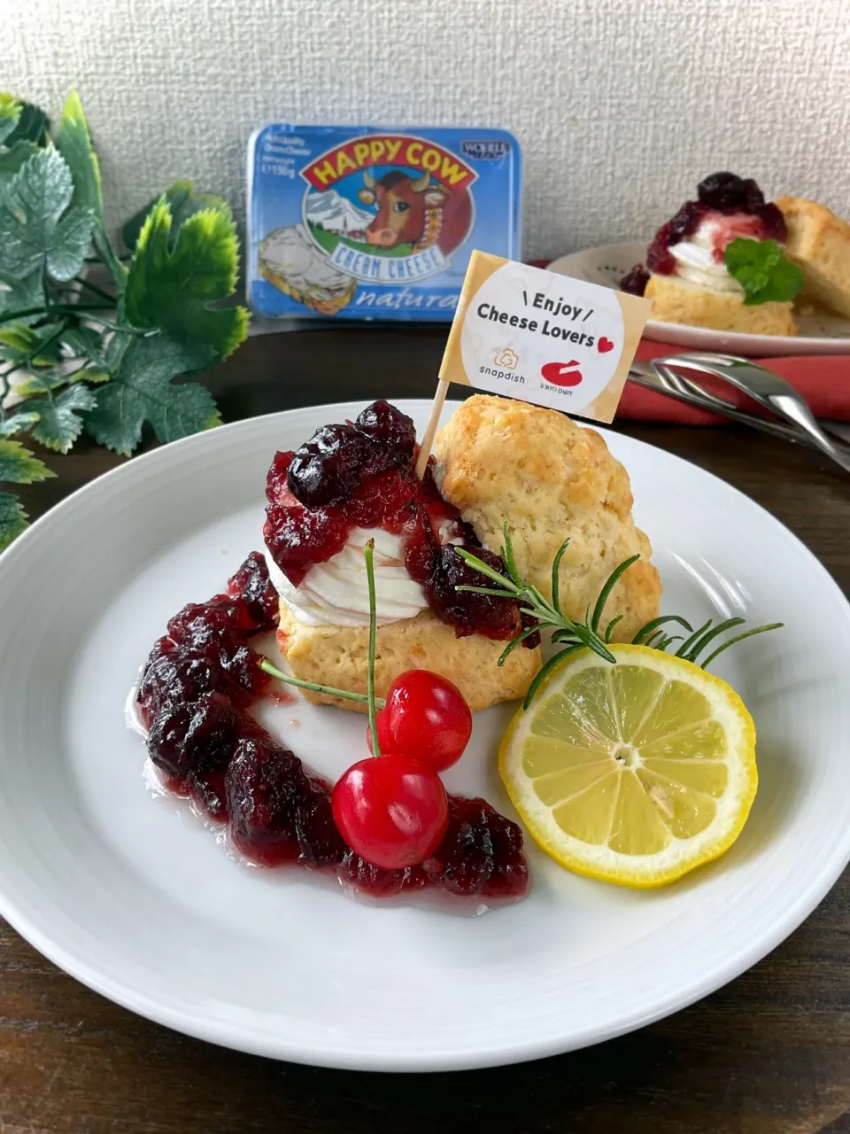 ハッピーカウクリームチーズdeクリームチーズ＆生クリーム入りスコーン|スイーツポテトさん