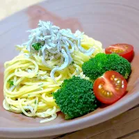 シラスぺぺロンチーノ|Food is lifeさん