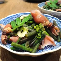 ホタルイカとわらびのにんにく醤油漬け|古尾谷りかこさん