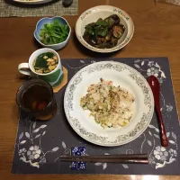 ピラフ、なす味噌炒め、ほうれん草のお浸し、具材入りタマネギスープ、烏龍茶(昼飯)|enarinさん