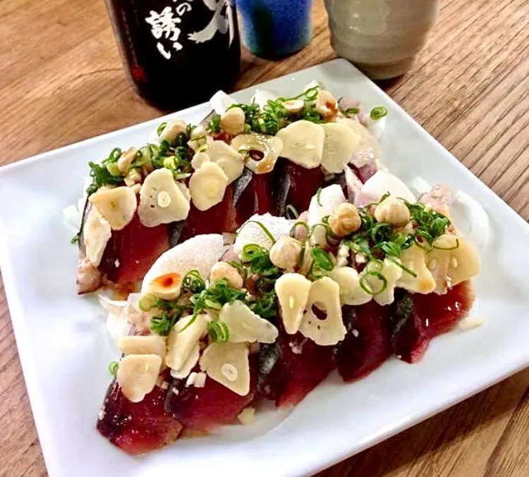 「カツオの炙り刺しde晩酌」
食感を楽しくするために
薬味にヘーゼルナッツを加えた(^^)|ばくあんしゃさん