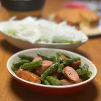 6/14の夕食　採れたてインゲン炒めとオニオンスライス| yoneさん