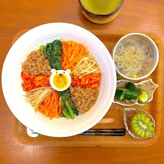 Snapdishの人気料理写真:ビビンバのおぼんごはん
