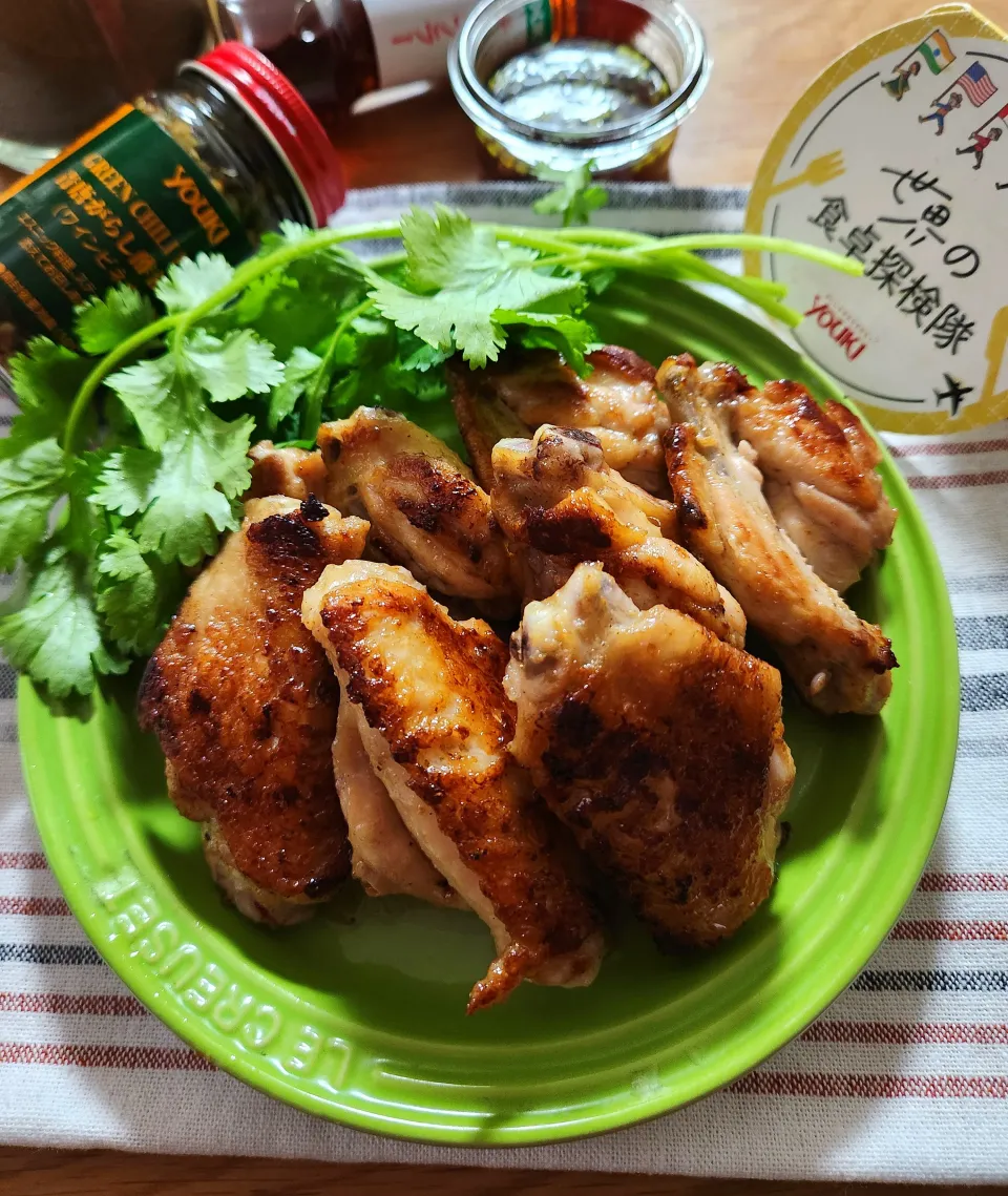 世界の食卓探検隊🇱🇦ラオス🛩️❗ティエオソム(ラオスチリソース)とピンガイ|ナオミさん
