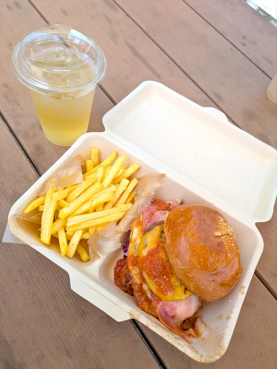 薬師デラックスバーガー🍔|じょうさん