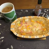 3種チーズのオートミール餅グラタン、アイスコーヒー(朝飯)|enarinさん