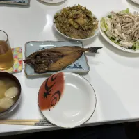 晩御飯☆棒棒鶏☆豆苗チャンプルー☆ほっけ☆みそ汁（玉葱・麩）|Saharaさん