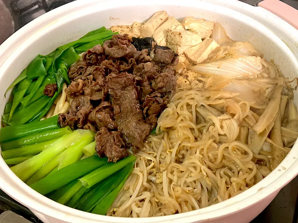 買った物は焼き豆腐ともやしだけ 卵も1個しかなかったので主人は卵なし😅|🐈⸒⸒⸒⸒つるのダンス🐈🐾さん