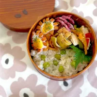 カニとグリンピースのピラフお弁当🦀| accoさん