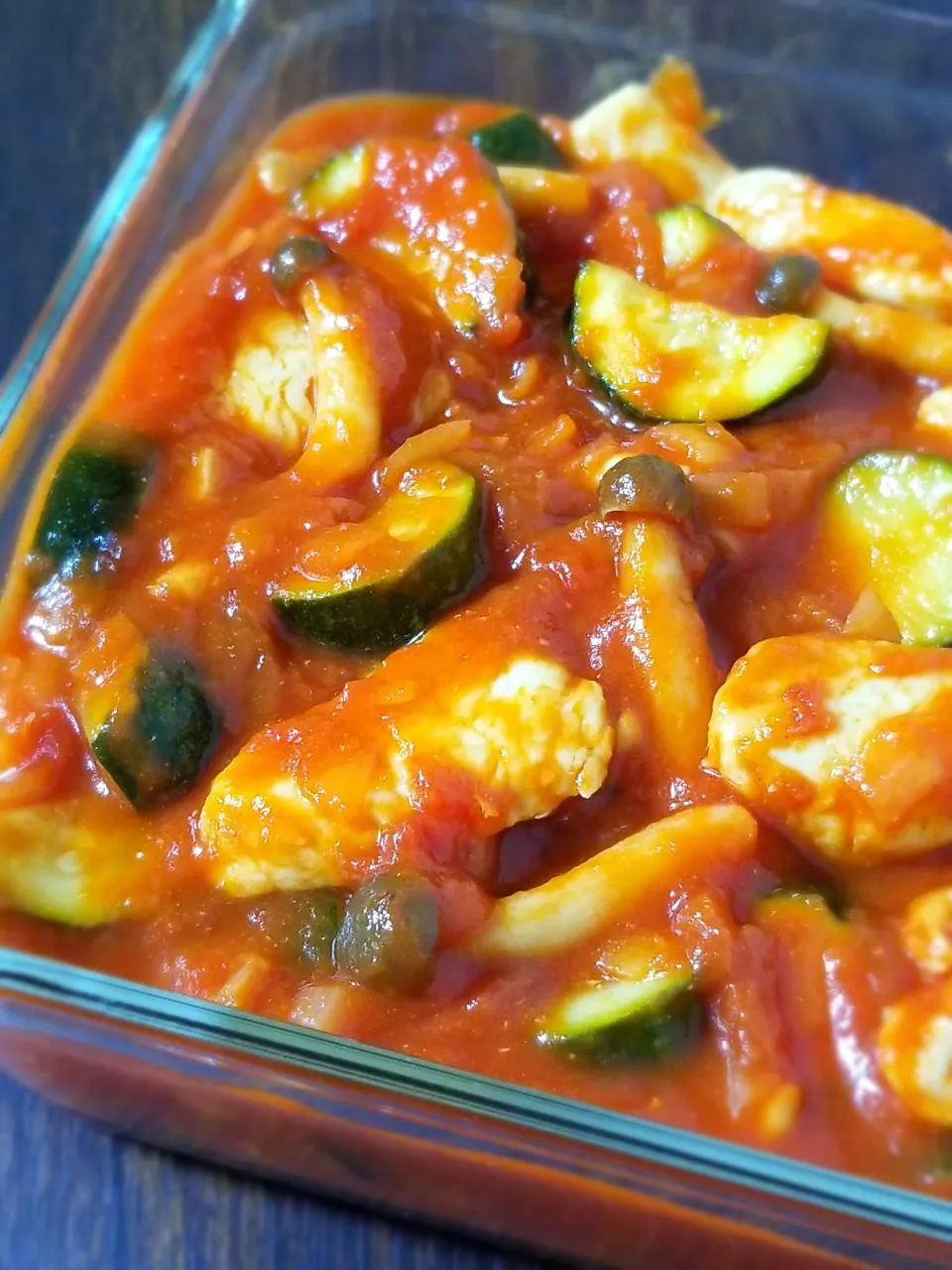 鶏胸肉とズッキーニのトマト煮|ぱんだのままんさん