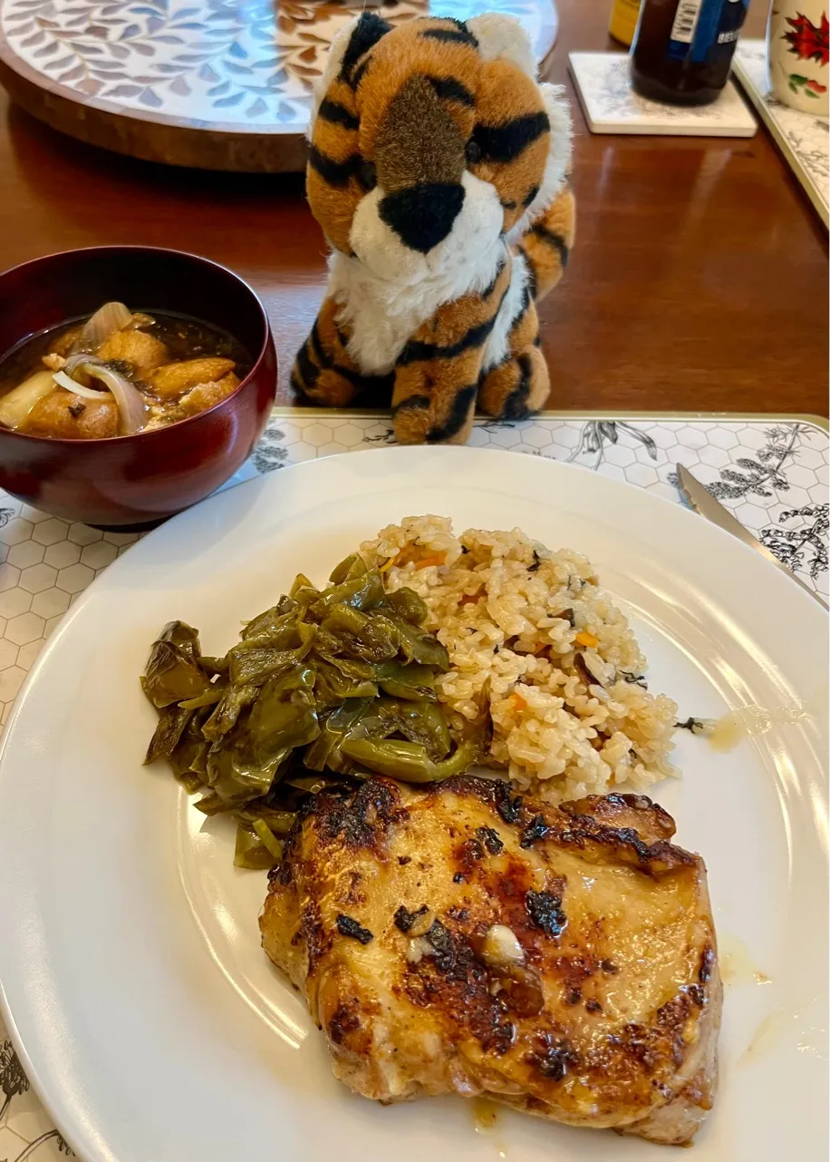 2025/6/15   鶏ももの焼き物　きつねさんのヒントで　Chicken Thigh Marinated with Pickled Plums|19 Boys & 野鳥さん