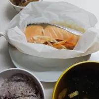 ☆夕飯☆鮭蒸し、金平、雑穀米、すまし汁|ｼｮｺﾗさん