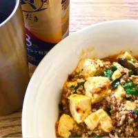 「麻婆豆腐de晩酌スタート」
青菜と卵とトマトの炒め
セロリのスープと常備菜を添えて
晩ごはん💦|ばくあんしゃさん