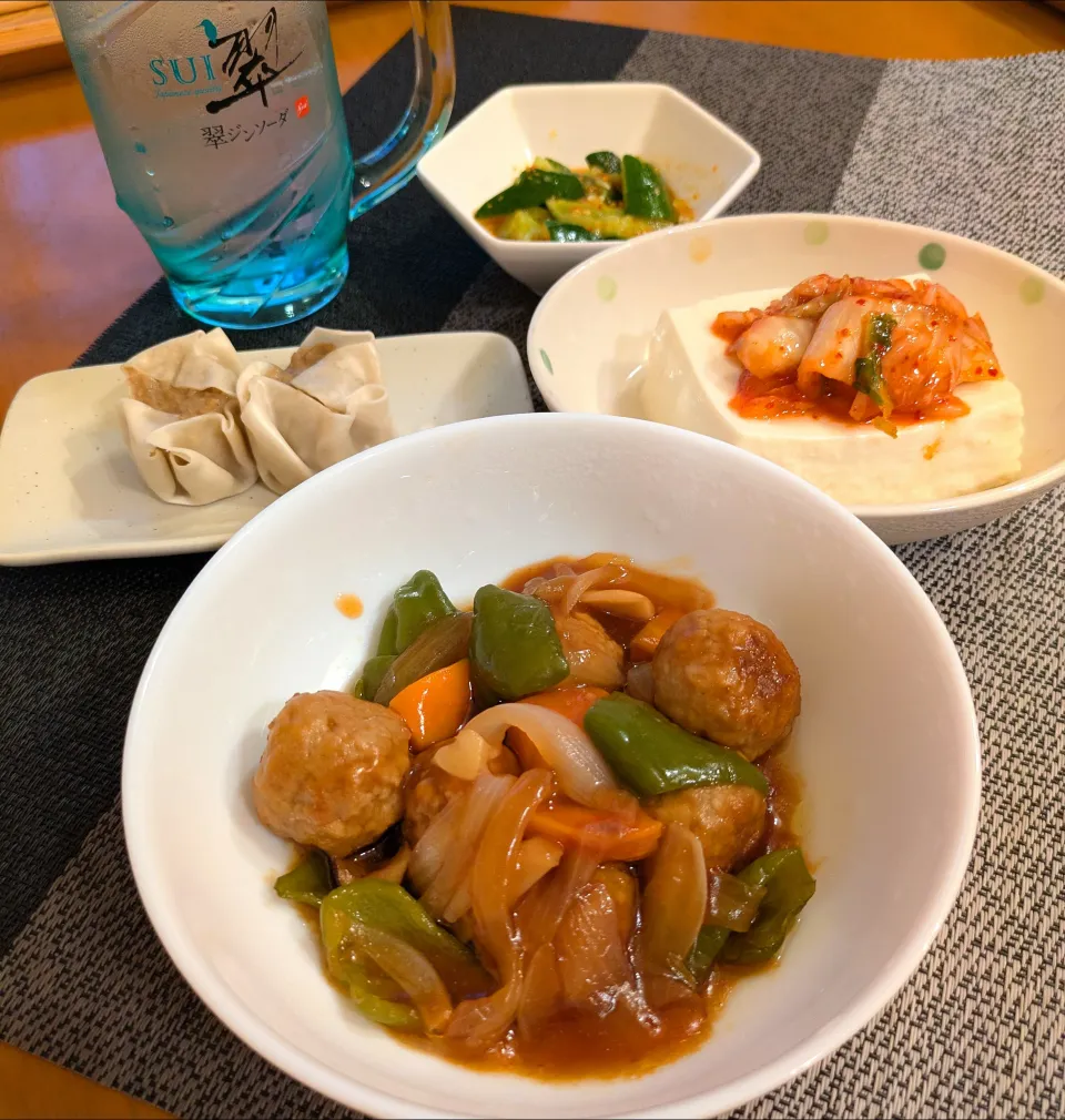 ☆肉団子の酢豚風　☆シュウマイ　☆たたきキュウリ　☆キムチ冷奴|chikakoさん