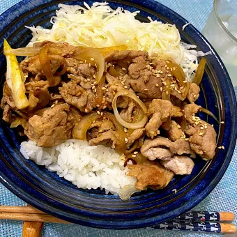 Snapdishの人気料理写真:キャベツたっぷり夏の豚丼