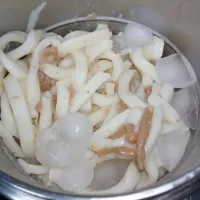 なめ茸と肉そぼろ入り胡麻ダレ冷やしうどん|darkbaronさん