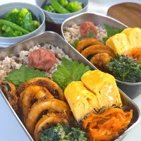 ロウカット雑穀玄米　イカリング　だし巻き玉子　ほうれん草胡麻和え　人参デーツラペ🥕　ブロッコリー🥦スナップエンドウ🫛|まゆさん