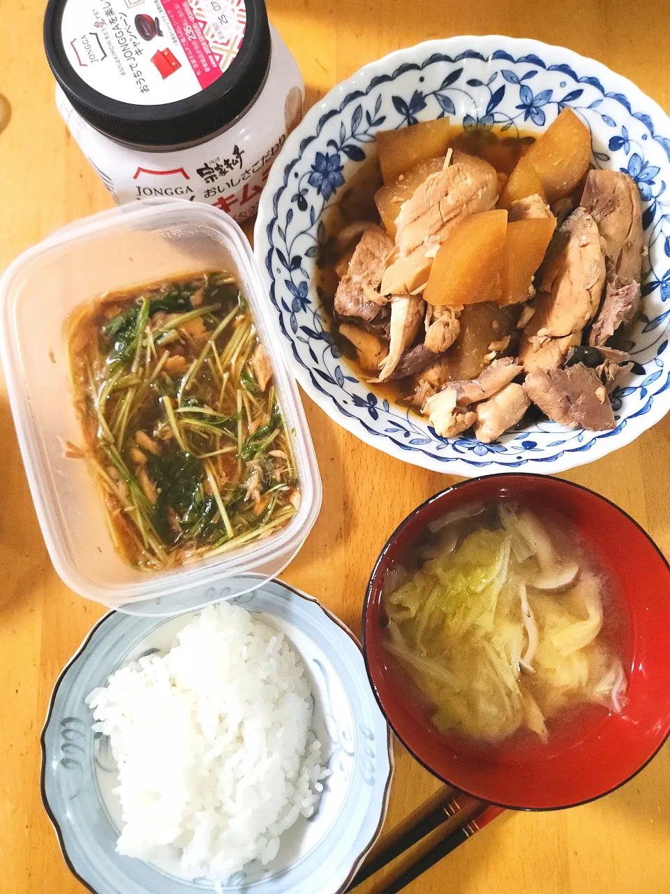 ぶり大根、水菜の炊いたん風、白菜としめじの味噌汁、キムチ|さきさん