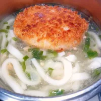 みぞれ仕立てのなめ茸と肉そぼろ入りとろみ付きコロッケうどん|darkbaronさん