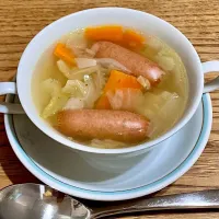 「野菜スープ&卵サンドdeランチ」
ソーセージと玉ねぎ、セロリ、人参のスープ🍲   ボボリ を使った サンドイッチを 添えて 昼ごはん💦|ばくあんしゃさん