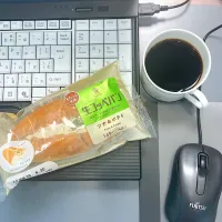 今日の昼ご飯　節約とダイエットのため昼ご飯はコンビニでバナナ一本かおかずパン一個をdポイントで買って食べます。キャッシュアウトゼロ|なびさん