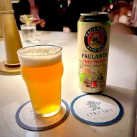At the hot spot in West Hollywood|gonbenさん