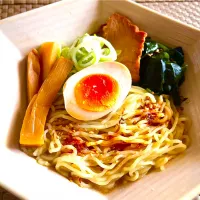 リモートワークのおひとり様ランチ🥢🍜汁なし坦々麺風 冷やし中華|KANAさん