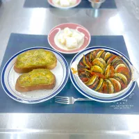 今日のランチ| 🍊🍒ユッキー🎂🍞🍲さん