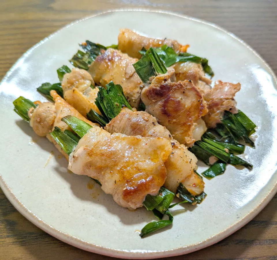 ニラとキムチの肉巻き|じょうさん