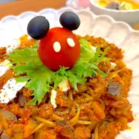 ミディトマトのミッキー乗せボロボロボロネーゼ