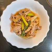 みその風味が決め手！アスパラと豚肉のみそ炒め|あきたまさん