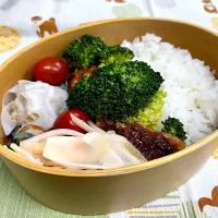 メンチカツ、シウマイ、肉団子、おばんざい🍱|なお🅿️さん