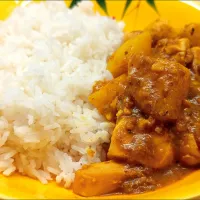 Massaman Chicken Curry (Gaeng Masaman Gai – แกงมัสมั่นไก่)|Jorge Bernal Márquezさん