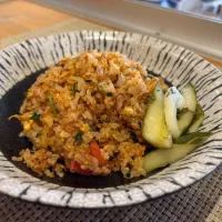 今日の賄いは無農薬シソと玉ねぎ､有機トマト炒飯(^^)セロリ､胡瓜，シソの自家製甘酢添え|bontaさん