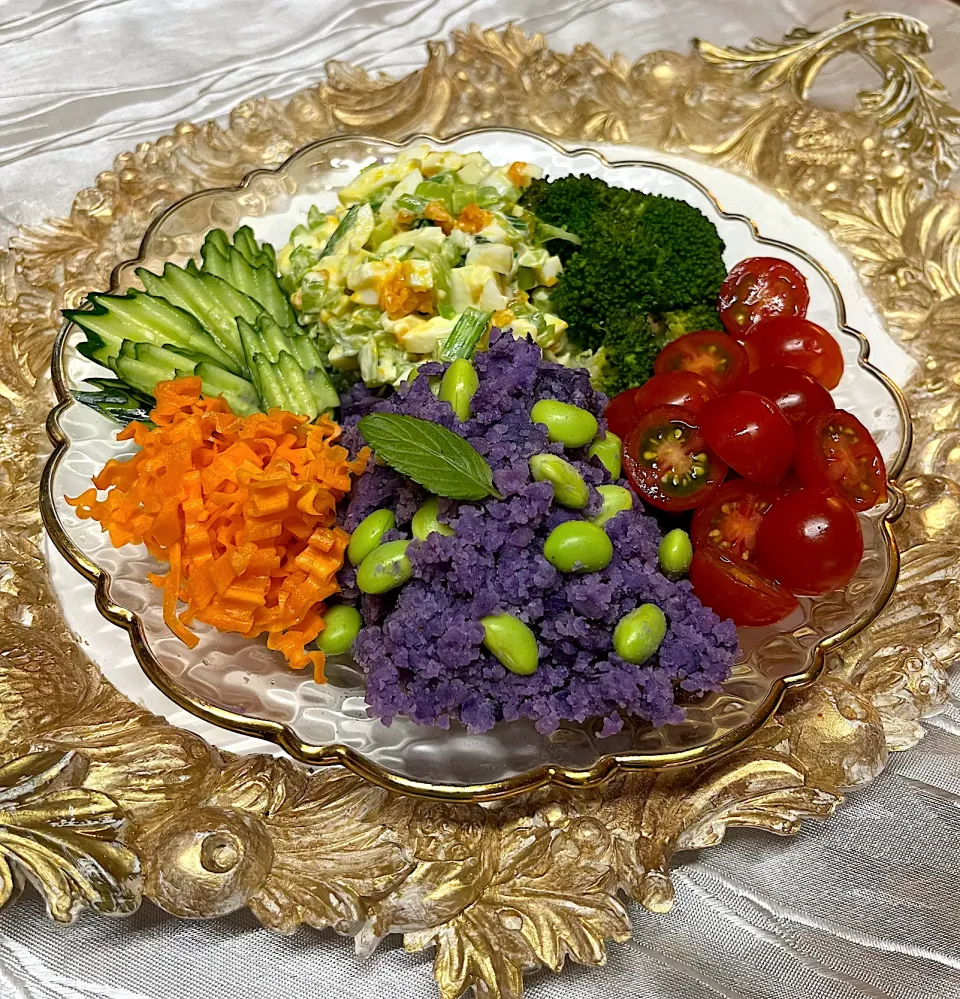 シャドークイーンノーザルルビーサラダ🥗|henryさん