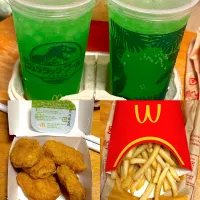 マックフィズパイナップルメロン🍍🍈　　ポテト🍟　　ナゲット5ピース|るみおんさん