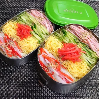 Snapdishの人気料理写真:母とムスコのラブラブおソロ♪冷やし中華はじめました弁当