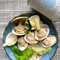 セロリ風味のハマグリ昆布出汁煮|栃倉 直人さん