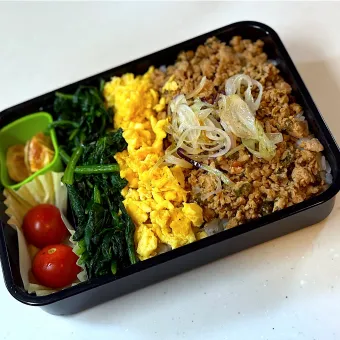Snapdishの人気料理写真:三色弁当