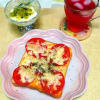トマトチーズトースト|うたかた。さん
