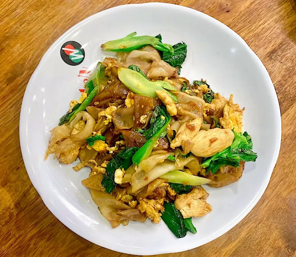 Stir-fried pork with soy sauce💜ผัดซีอิ๊วหมู|💟Lookbua Chiangmai Thai Food💟さん