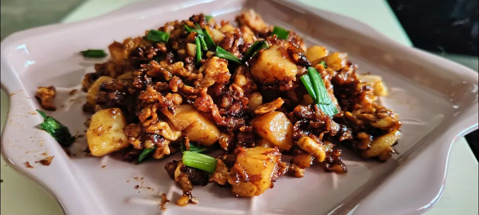 Fried carrot cake with sweet sauce & chilli 😋|🍒lynnlicious🍒さん