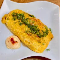 「納豆チーズ出汁巻きde冷酒晩酌」
味付けした納豆とネギとチーズを
巻き込んだ 熱々の玉子焼きで
冷たい日本酒🍶(^^)
豚バラと茄子とミョウガの味噌汁
切り干し大根、根菜の煮物を添えて
晩ごはん💦|ばくあんしゃさん