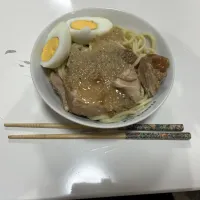 晩御飯☆冷やしラーメン。トッピングはゆで卵・煮豚| Saharaさん