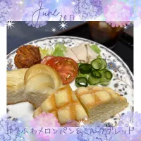 サクふわメロンパン&もちもち食感ミルクブレッド|いのっちさん