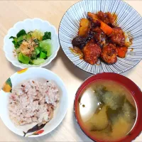 2025 0620　鶏唐揚げと野菜の黒酢あん炒め　チンゲン菜のおひたし　なめことわかめのお味噌汁|いもこ。さん