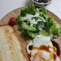 ☆朝☆だいたい350kcalくらいなんですよ。でカフェオレとか飲むと牛乳のカロリーが高いので低脂肪牛乳に変えました。|ｼｮｺﾗさん