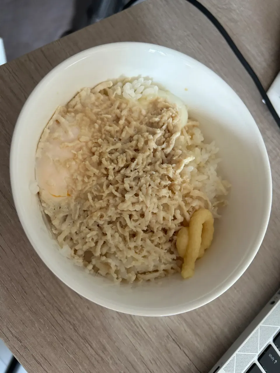 朝ごはんに思いつきで作った鶏そぼろ卵かけご飯|りょうさん