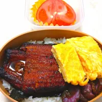 6/20のお弁当🍱
鰻丼弁当|卯月さん